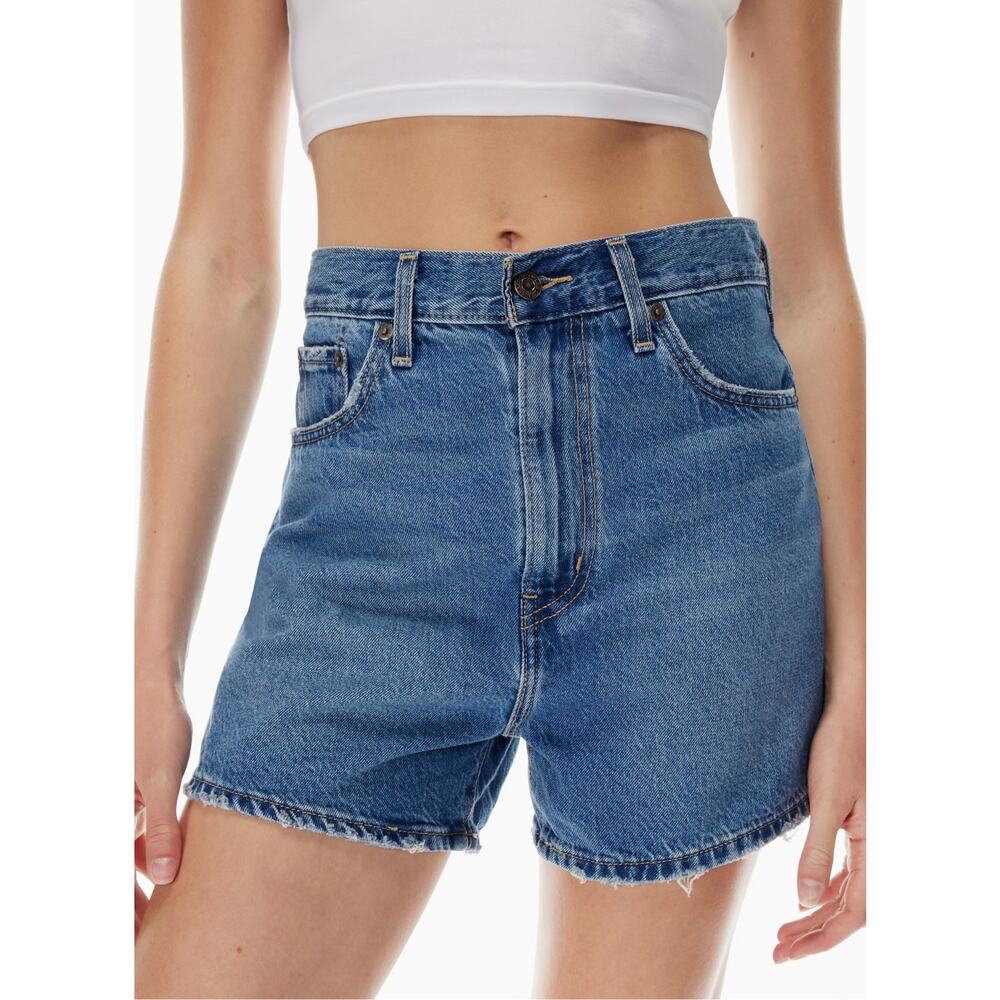 Levi’s High Loose Shorts Sz 26 Medium Wash Blue Denim Great Cond!